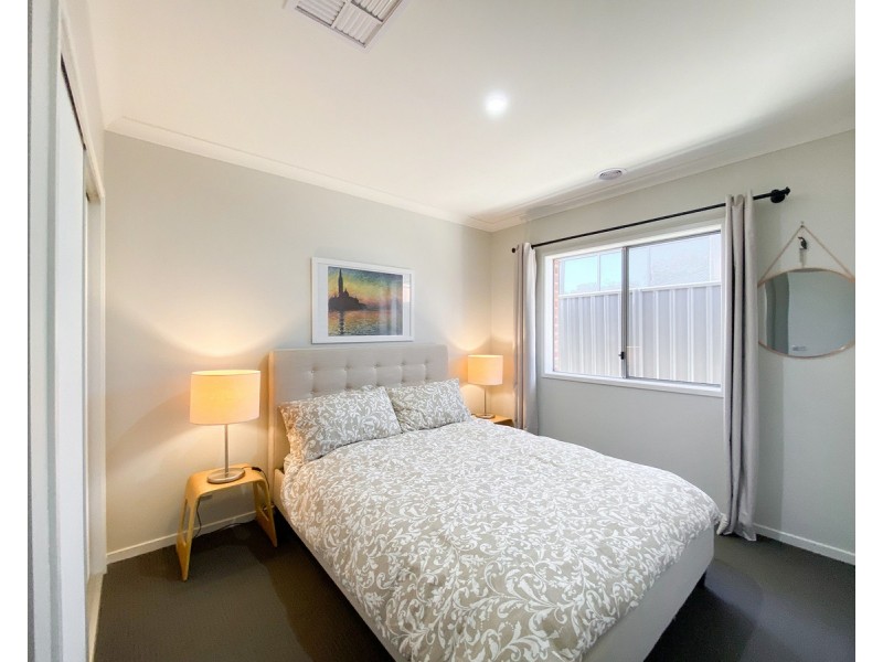 34 Stanton Drive, Thurgoona NSW 2640