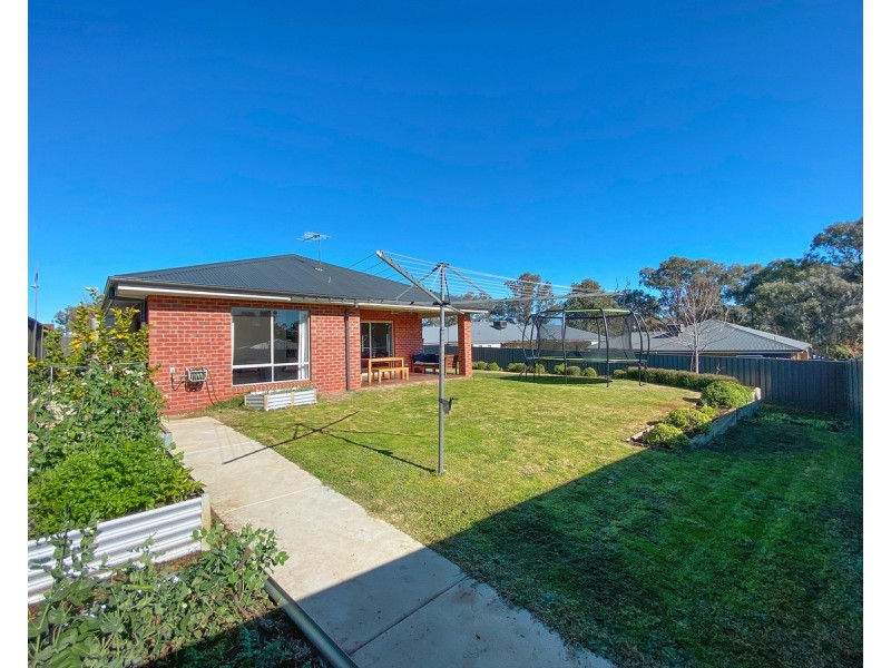 34 Stanton Drive, Thurgoona NSW 2640