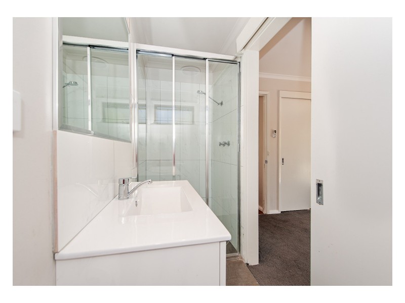 17 Northernview Drive, West Albury NSW 2640