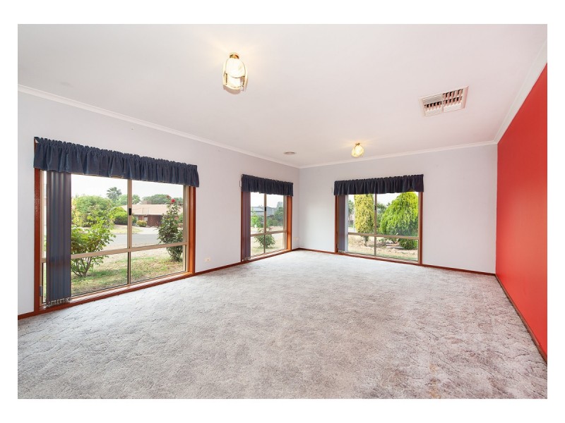 2 Dirru Court, Springdale Heights NSW 2641