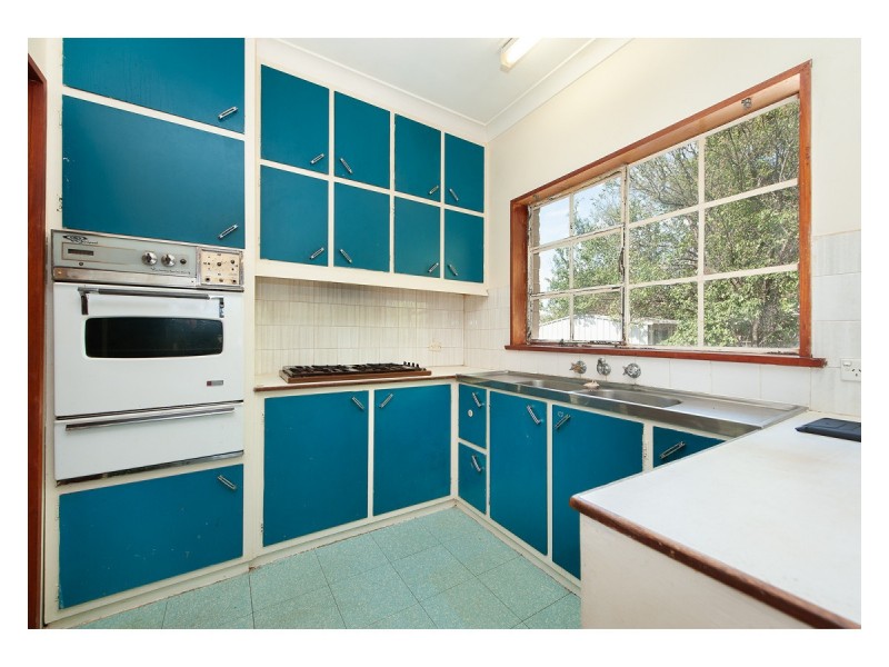 310 Highview Crescent, Lavington NSW 2641