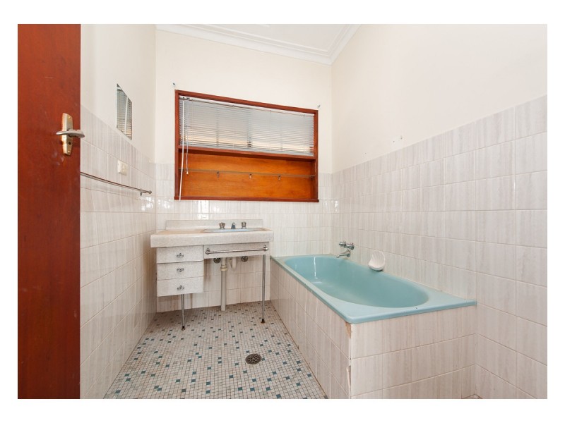 310 Highview Crescent, Lavington NSW 2641