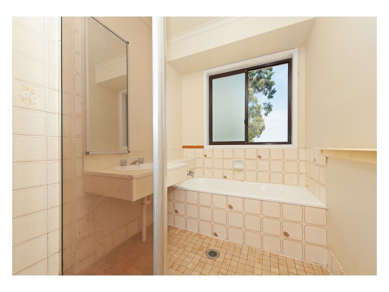 14 Blackbutt Court, Thurgoona NSW 2640