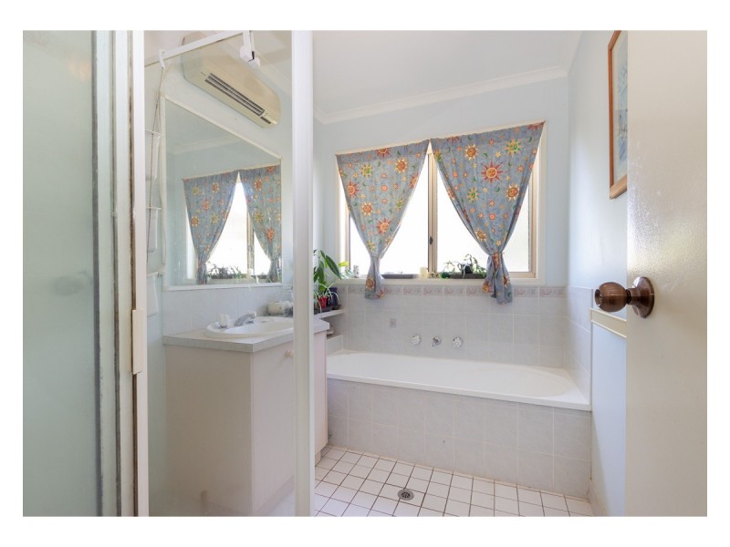 172 Golf Club Drive, Howlong NSW 2643