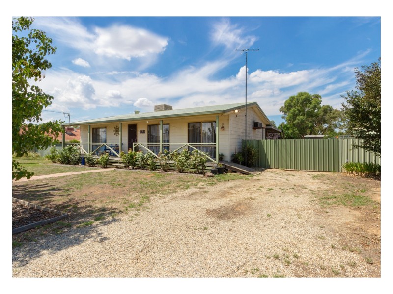 146 Hume Street, Howlong NSW 2643