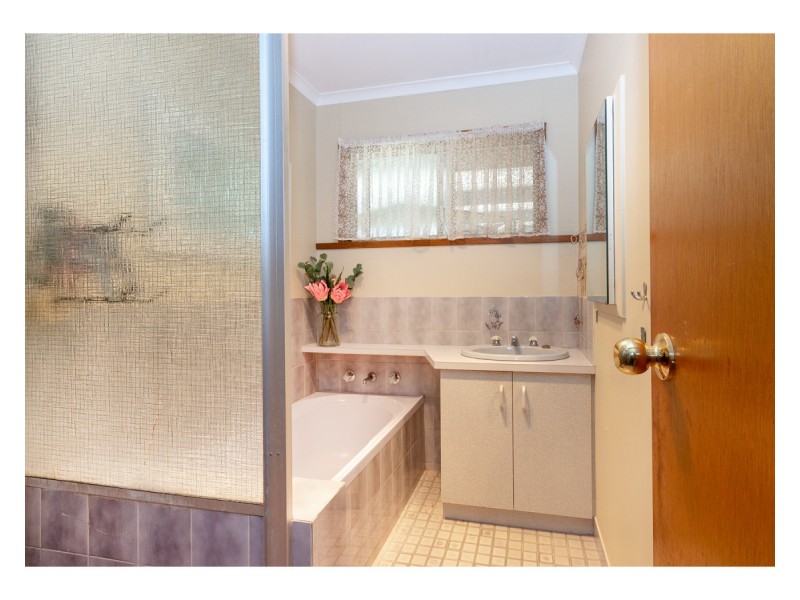 146 Hume Street, Howlong NSW 2643