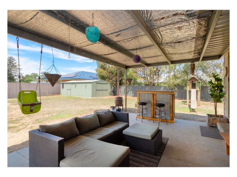 146 Hume Street, Howlong NSW 2643