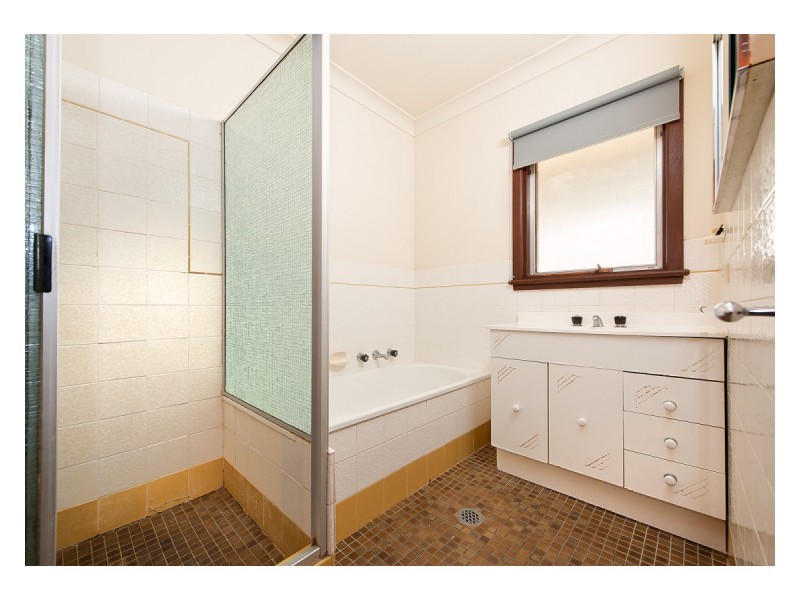 269 Desmond Street, Lavington NSW 2641