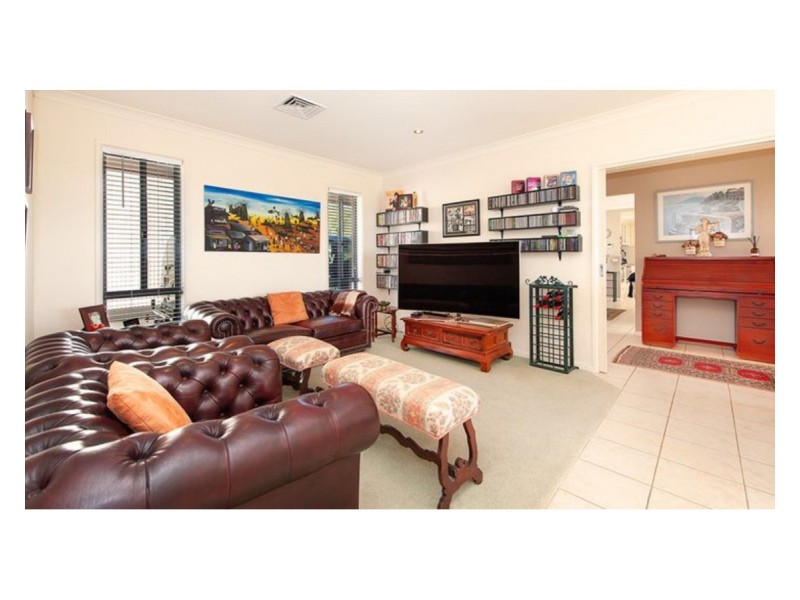 120 Himalaya Drive, Table Top NSW 2640