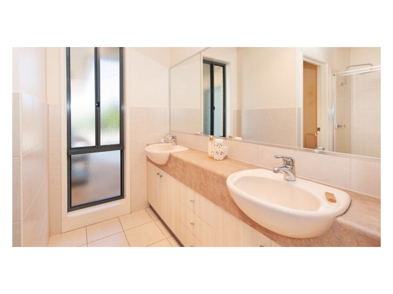 120 Himalaya Drive, Table Top NSW 2640