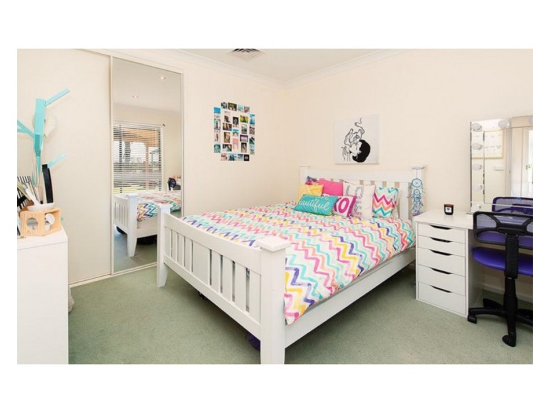 120 Himalaya Drive, Table Top NSW 2640