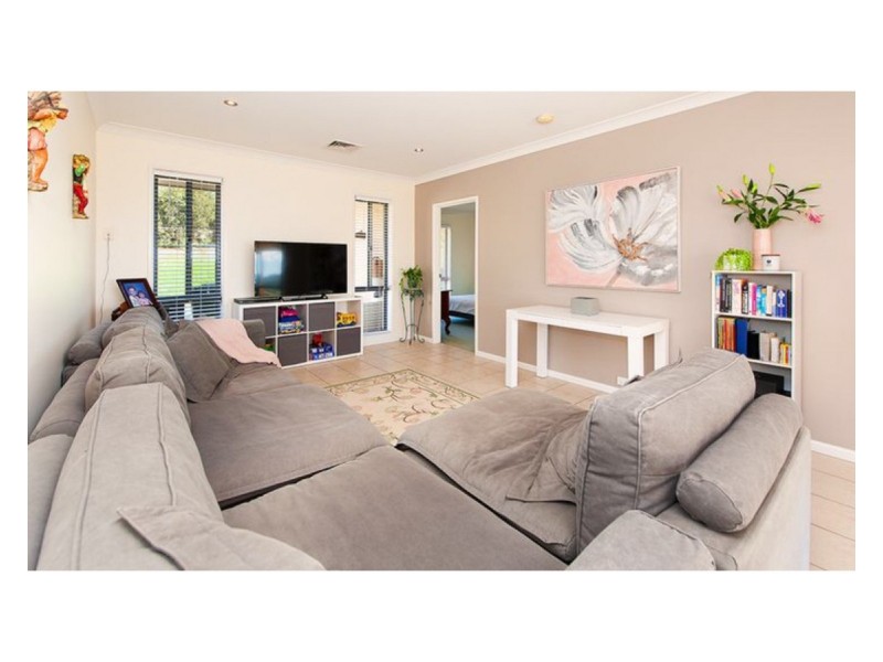 120 Himalaya Drive, Table Top NSW 2640