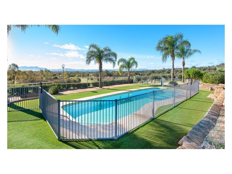 120 Himalaya Drive, Table Top NSW 2640