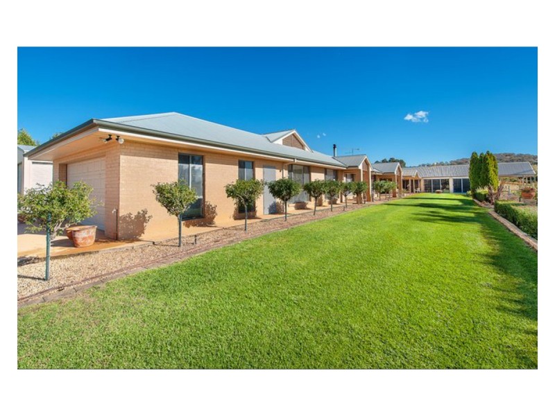 120 Himalaya Drive, Table Top NSW 2640