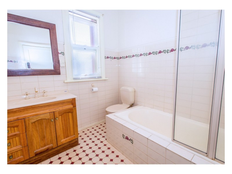 512 Crisp Street, Albury NSW 2640