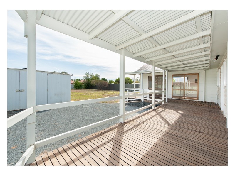 31 Victoria Street, Howlong NSW 2643