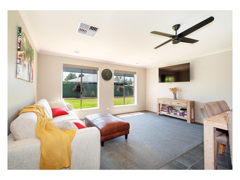 6 Driver Terrace, Glenroy NSW 2640