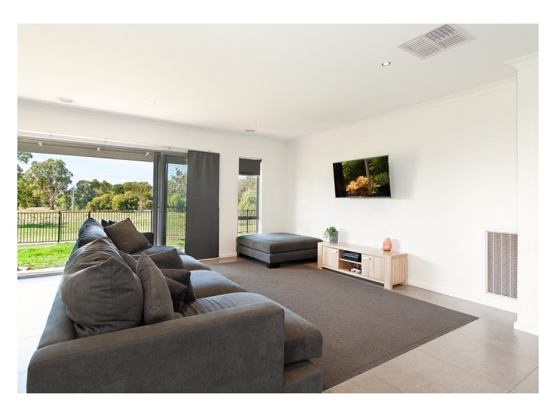 3 Henry Close, Killara VIC 3691