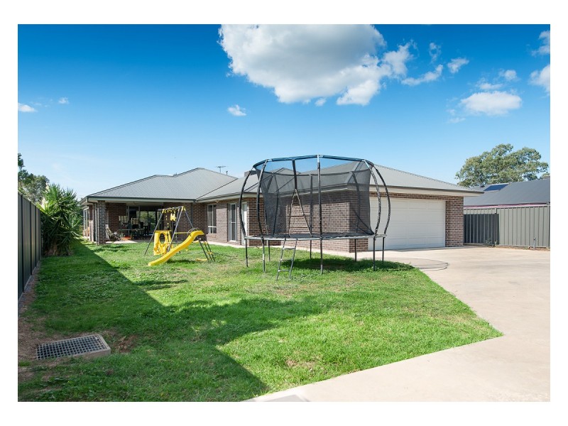 3 Henry Close, Killara VIC 3691