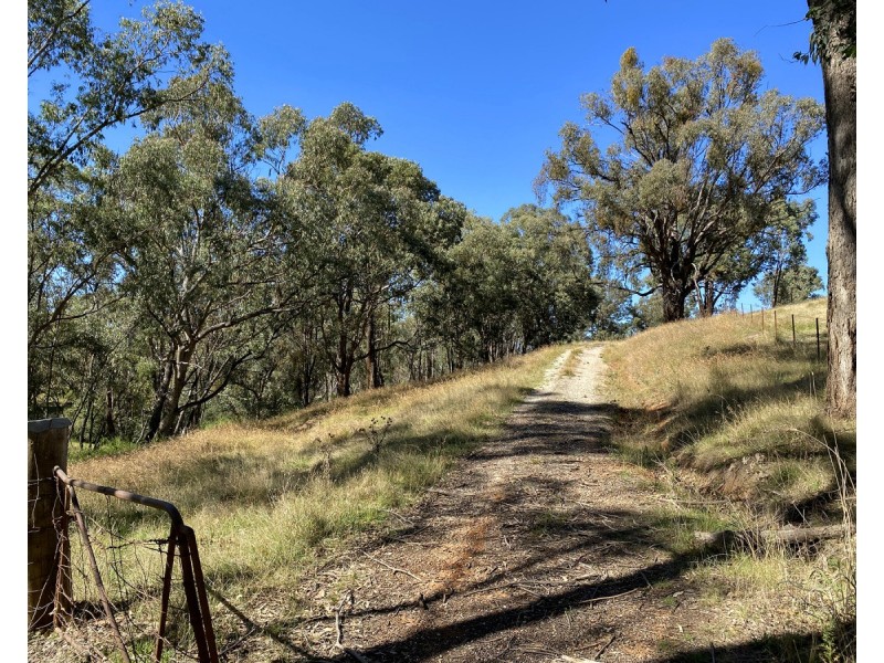 171 Twist Creek Road, Yackandandah VIC 3749