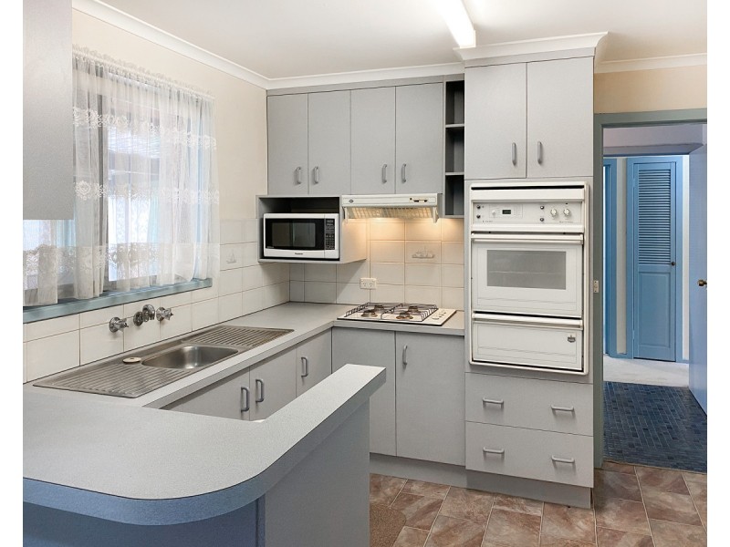 522 Schaefer Street, Lavington NSW 2641