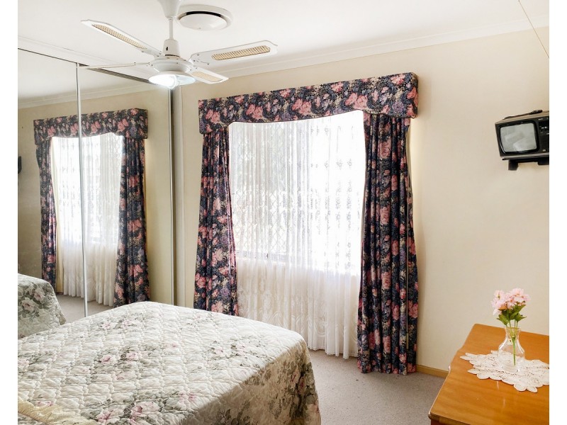 522 Schaefer Street, Lavington NSW 2641