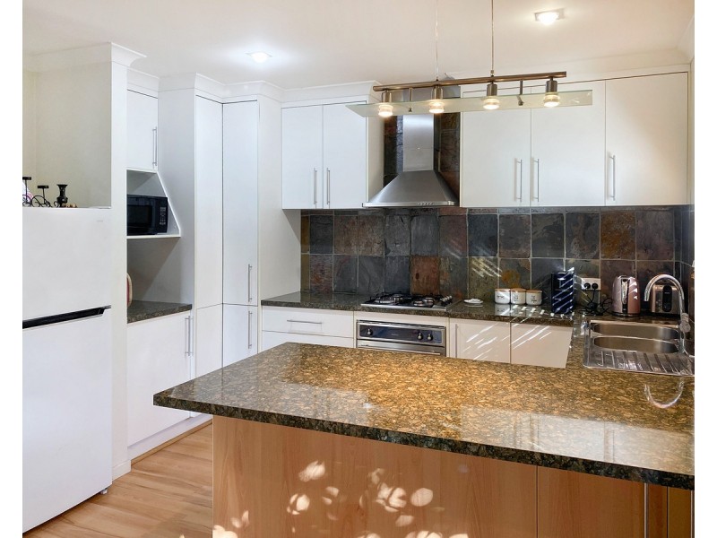 41 Kurrajong Crescent, West Albury NSW 2640