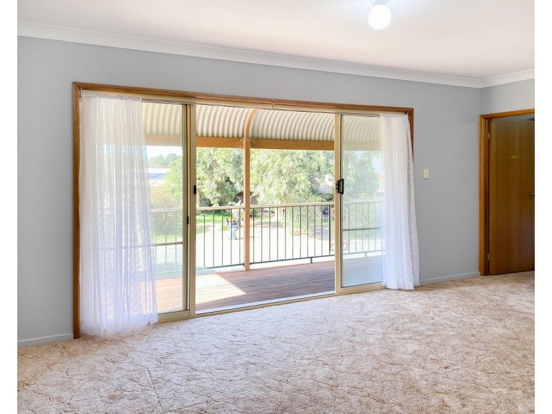 47 St Andrews Circuit, Thurgoona NSW 2640