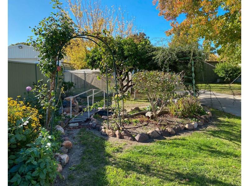 594 Welsh Street, Lavington NSW 2641