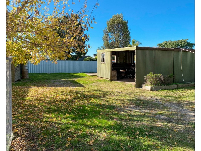 594 Welsh Street, Lavington NSW 2641