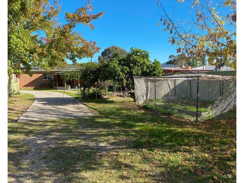 594 Welsh Street, Lavington NSW 2641