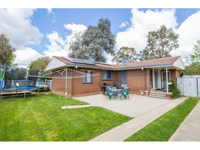1 Garnet Place, Springdale Heights NSW 2641