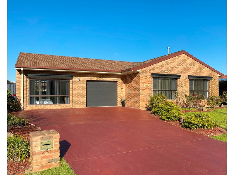 361 Shelley Avenue, Lavington NSW 2641