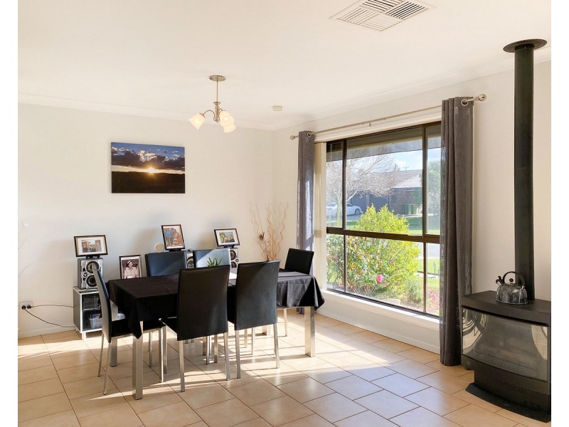 361 Shelley Avenue, Lavington NSW 2641