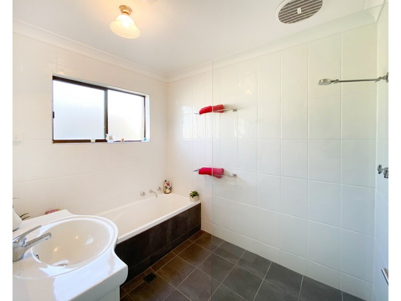 361 Shelley Avenue, Lavington NSW 2641