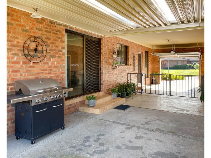 361 Shelley Avenue, Lavington NSW 2641