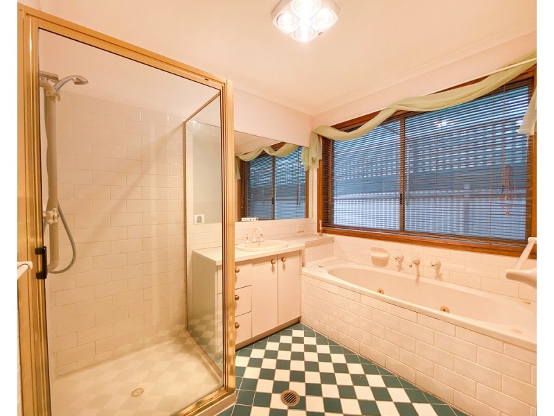 422 Tumgarra Place, Lavington NSW 2641