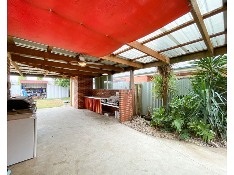 422 Tumgarra Place, Lavington NSW 2641