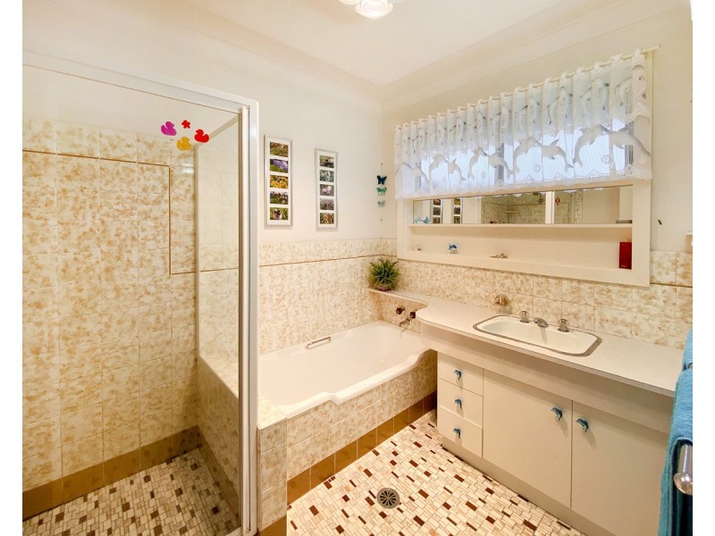 496 Palcas Court, Lavington NSW 2641