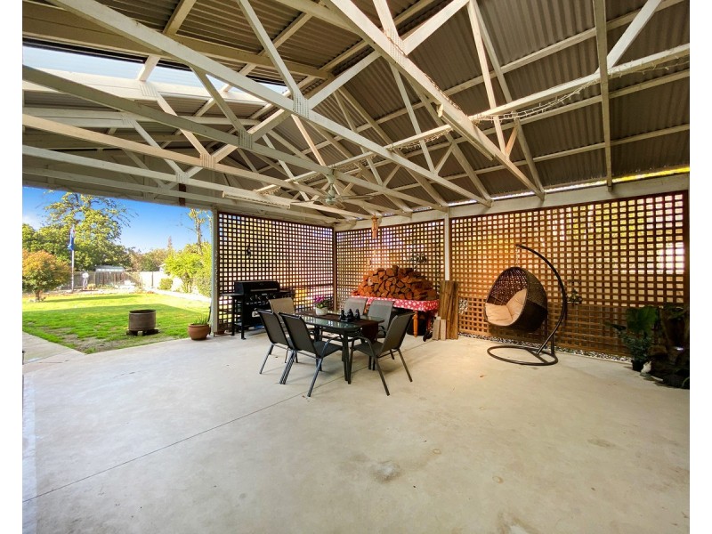 496 Palcas Court, Lavington NSW 2641