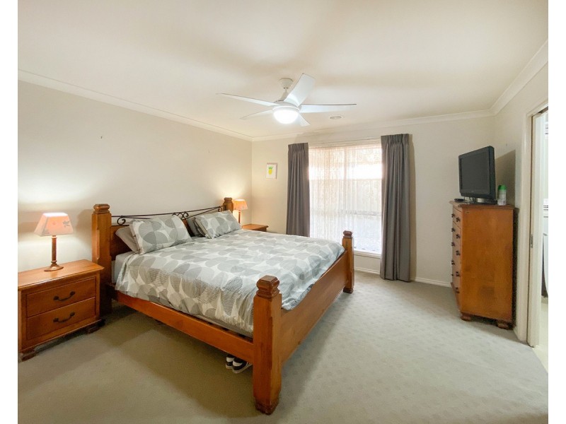 91 Egret Way, Thurgoona NSW 2640