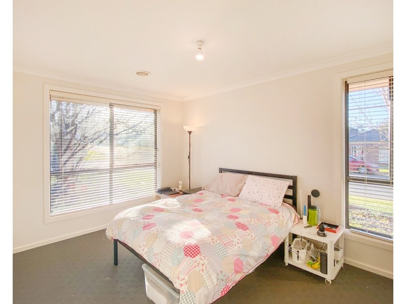 1/3 Swallow Street, Thurgoona NSW 2640