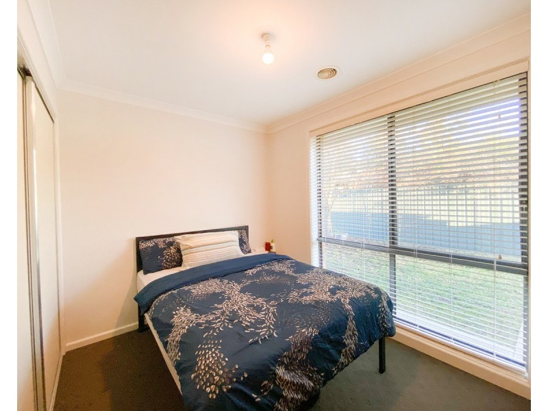 1/3 Swallow Street, Thurgoona NSW 2640