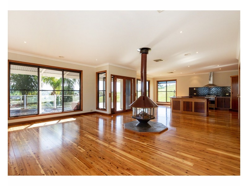 13 Elizabeth Crescent, Bellbridge VIC 3691