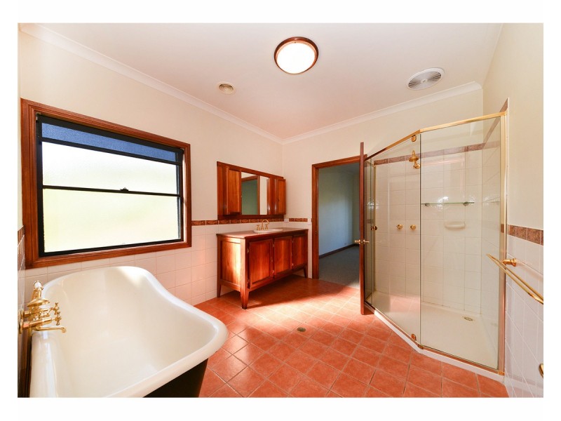 13 Elizabeth Crescent, Bellbridge VIC 3691