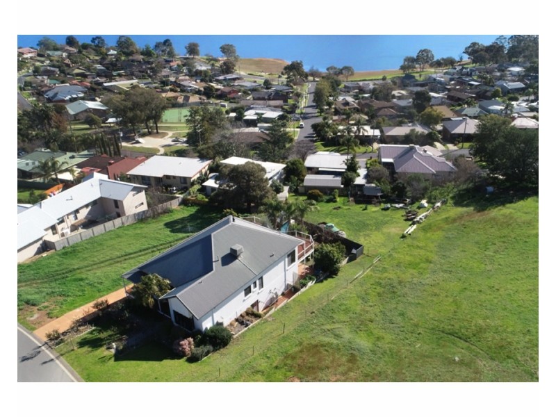 13 Elizabeth Crescent, Bellbridge VIC 3691