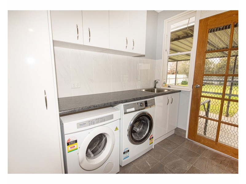 551 Webb Street, Lavington NSW 2641