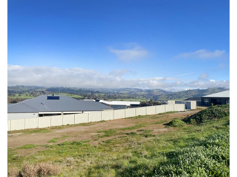 13 Dempster Place, Leneva VIC 3691