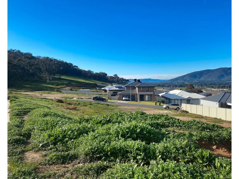 13 Dempster Place, Leneva VIC 3691