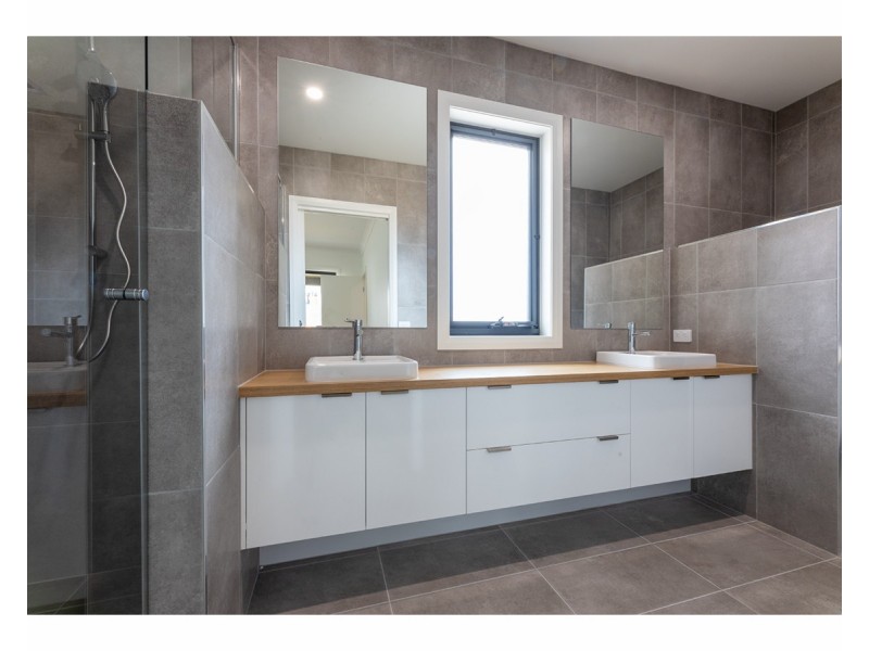 6 Billabong Place, Thurgoona NSW 2640